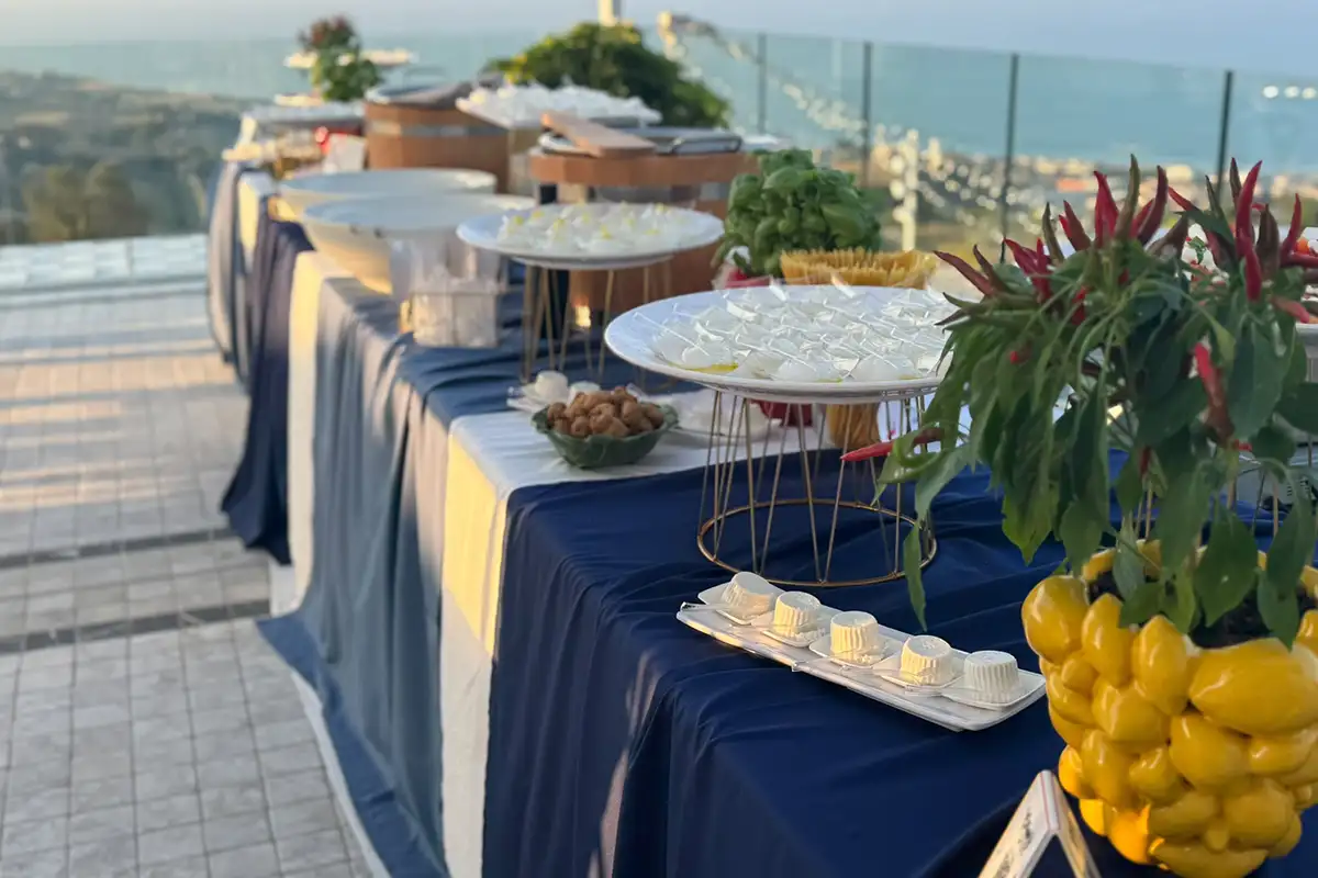 Mozzarella Bar con show cooking live di Enjoy Mozzarella